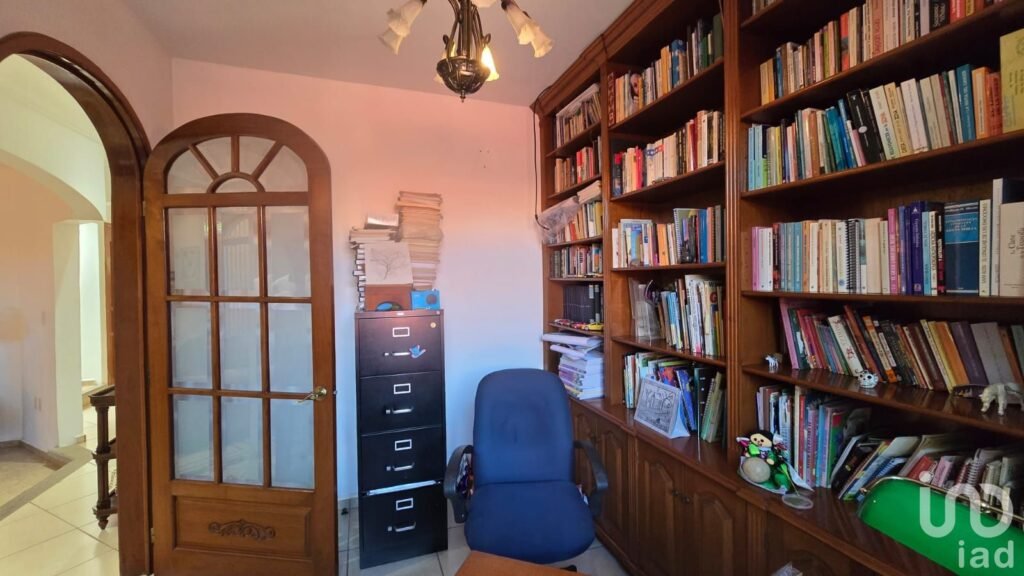 CASA EN ZONA DORADA FRACCIONAMIENTO, PROVINCIAS DEL CANADÁ EN CUERNAVACA. (ESTÁ A LA VENTA)