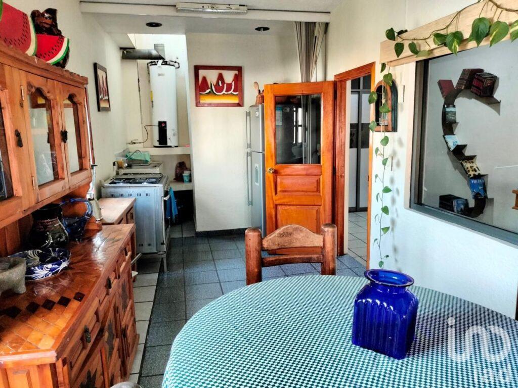 RENTA DE DEPARTAMENTO EN EL CENTRO DE CUERNAVACA A TRES CUADRAS DE LA PLAZA DE ARMAS.