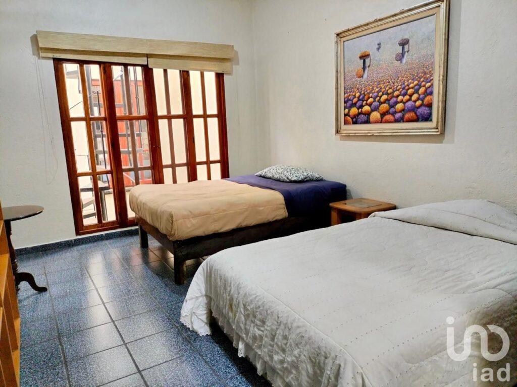 RENTA DE DEPARTAMENTO EN EL CENTRO DE CUERNAVACA A TRES CUADRAS DE LA PLAZA DE ARMAS.