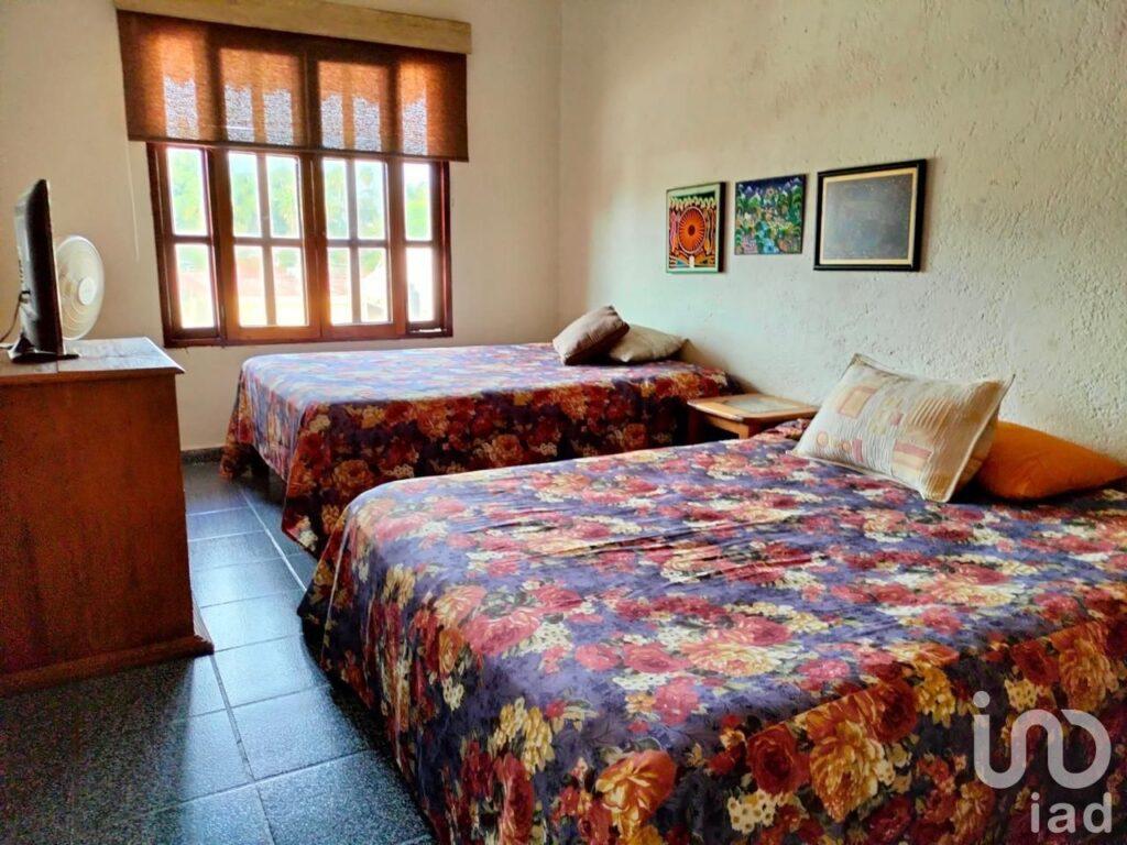 RENTA DE DEPARTAMENTO EN EL CENTRO DE CUERNAVACA A TRES CUADRAS DE LA PLAZA DE ARMAS.