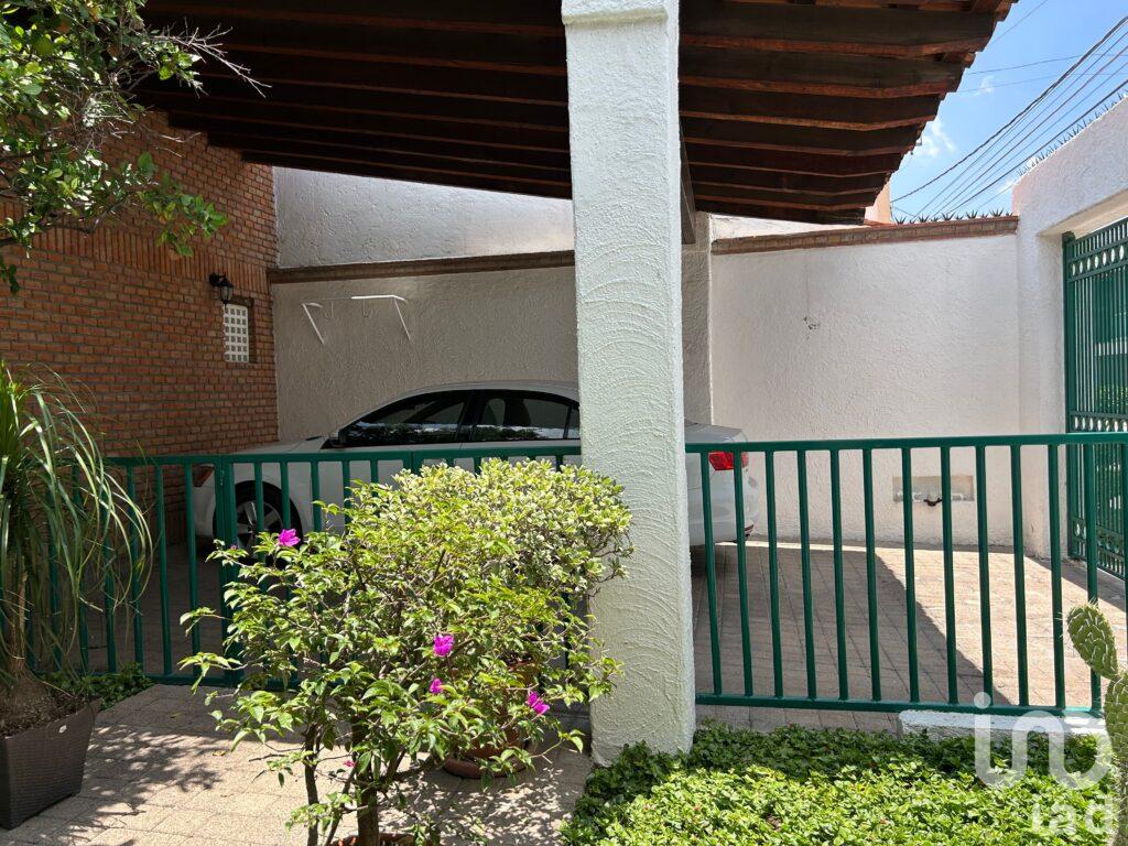 CASA EN VENTA EN  JARDINES DE LA CONCEPCION 2DA SECCIÓN