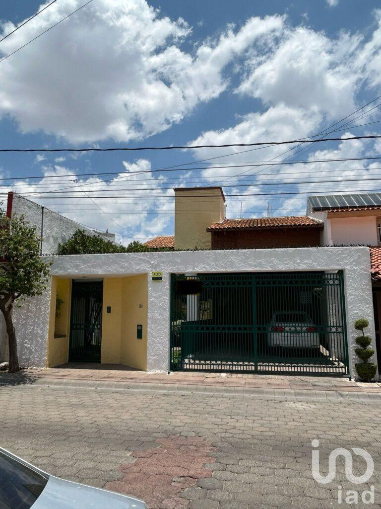 CASA EN VENTA EN  JARDINES DE LA CONCEPCION 2DA SECCIÓN