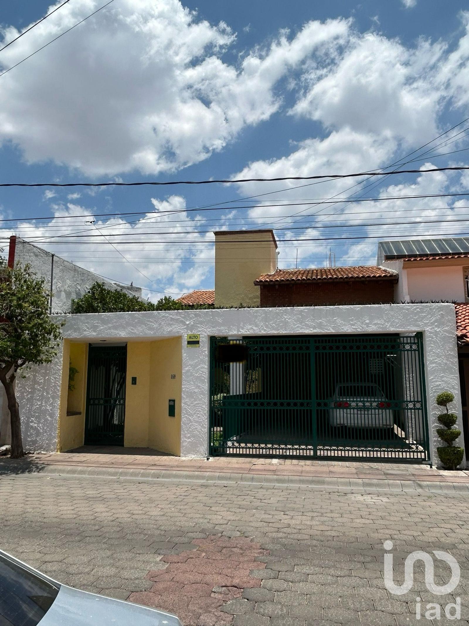 CASA EN VENTA EN  JARDINES DE LA CONCEPCION 2DA SECCIÓN