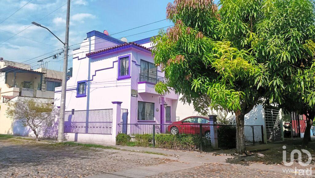 Casa en Venta en Jardines del Llano frente a Jardin de la Colonia