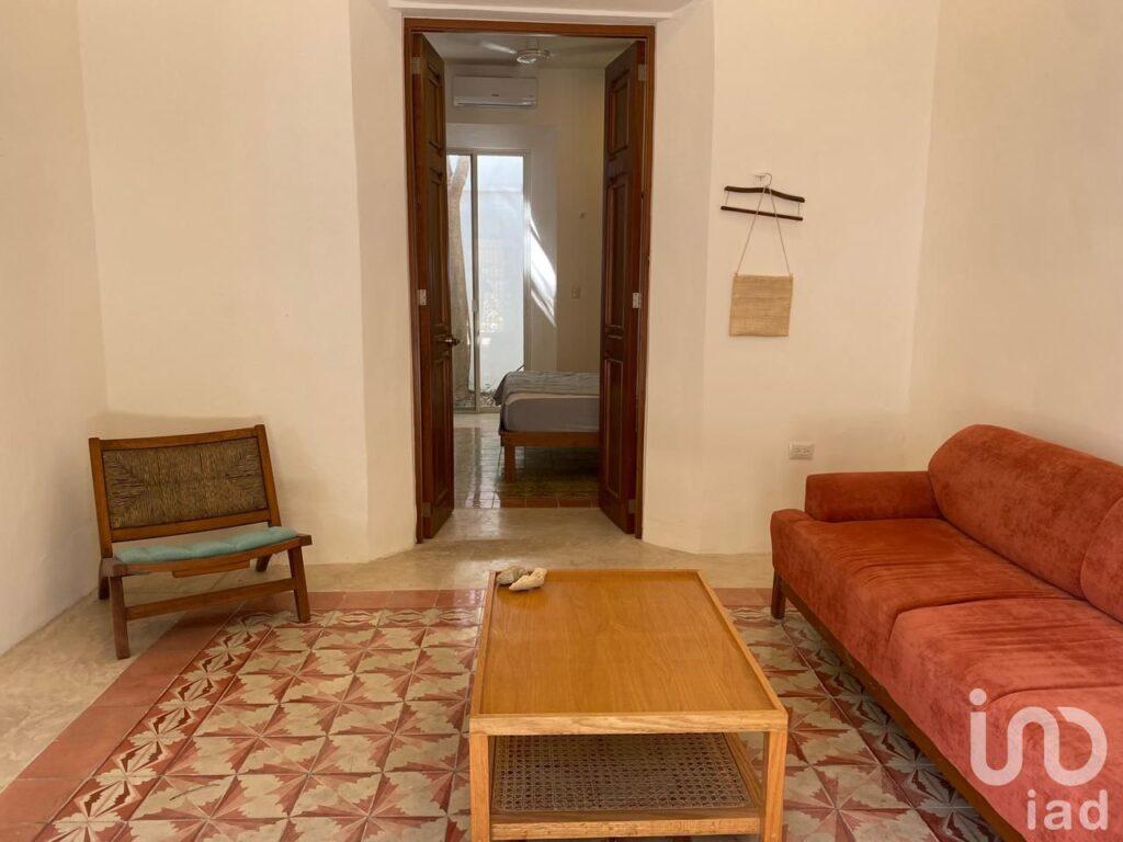 CASA EN VENTA EN EL CENTRO DE LA CIUDAD DE MÉRIDA, YUCATÁN. CON PISCINA.