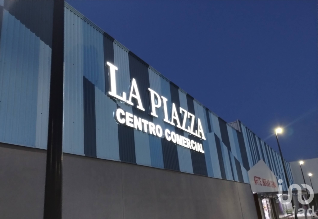 LOCAL COMERCIAL EN RENTA EN LA PIAZZA, ATOTONILCO DE TULA