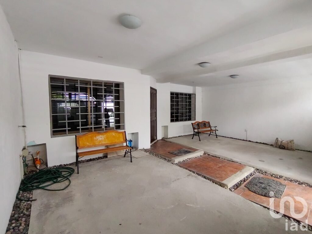 CASA CON MULTIPLES ESPACIOS PARA CORPORATIVOS, OFICINAS, ESCUELAS EN EL CENTRO DE CANCUN, Q.ROO