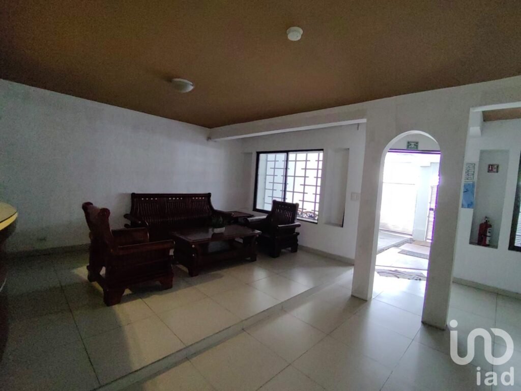 CASA CON MULTIPLES ESPACIOS PARA CORPORATIVOS, OFICINAS, ESCUELAS EN EL CENTRO DE CANCUN, Q.ROO