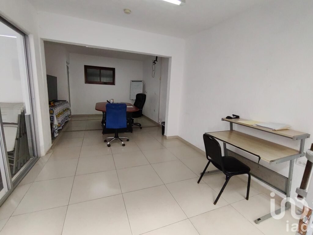 CASA CON MULTIPLES ESPACIOS PARA CORPORATIVOS, OFICINAS, ESCUELAS EN EL CENTRO DE CANCUN, Q.ROO