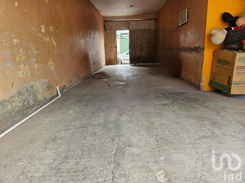 SE VENDE CASA POR EJE VIAL Y BLVD ZARAGOZA