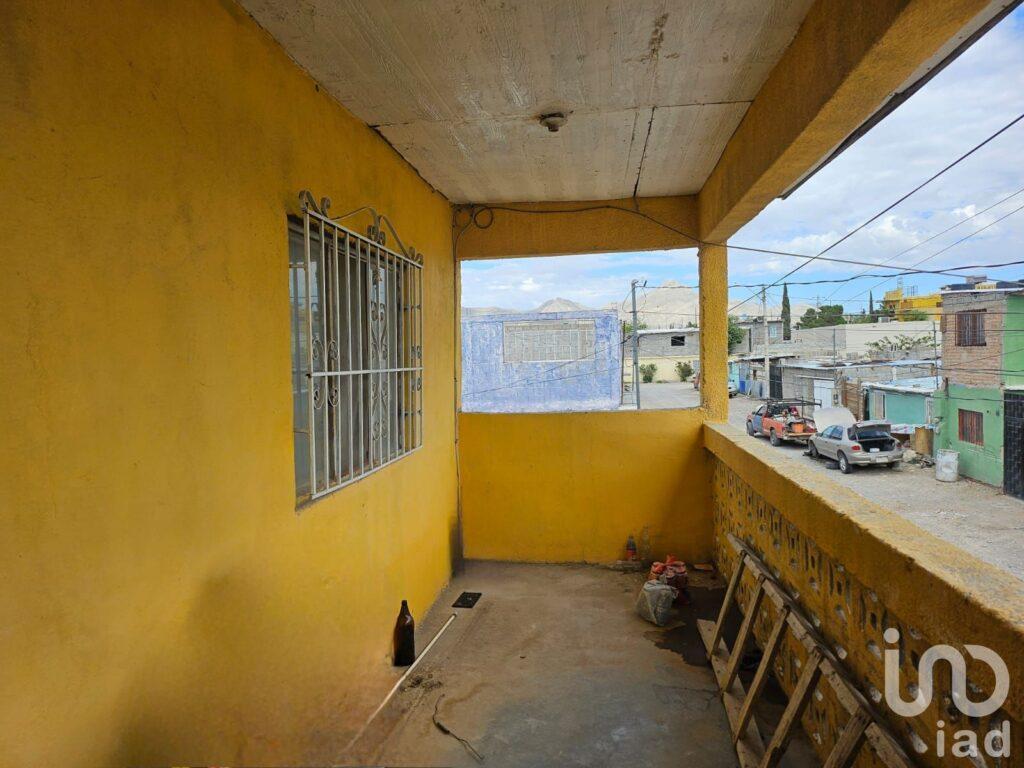 SE VENDE CASA POR EJE VIAL Y BLVD ZARAGOZA