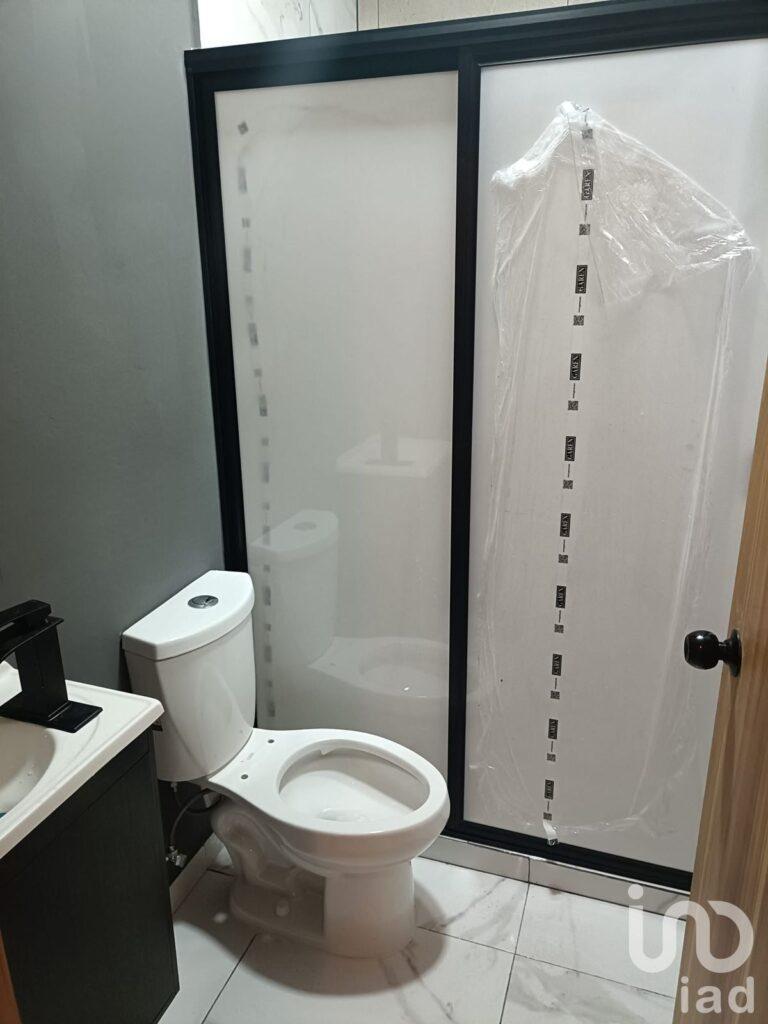 CASA  EN VENTA CON RECAMARA EN PLANTA BAJA, EN RESIDENCIAL TERRANOVA