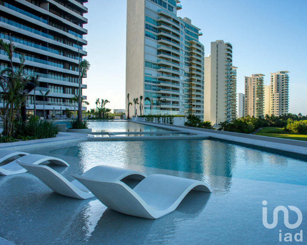 Departamento en Puerto Cancún - Sostenibilidad y Exclusividad - 2 Recámaras