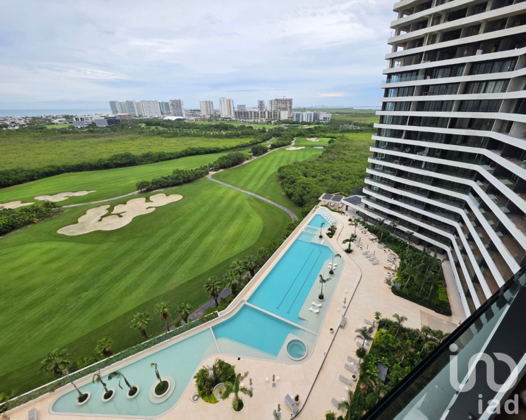 Departamento en Puerto Cancún - Sostenibilidad y Exclusividad - 2 Recámaras