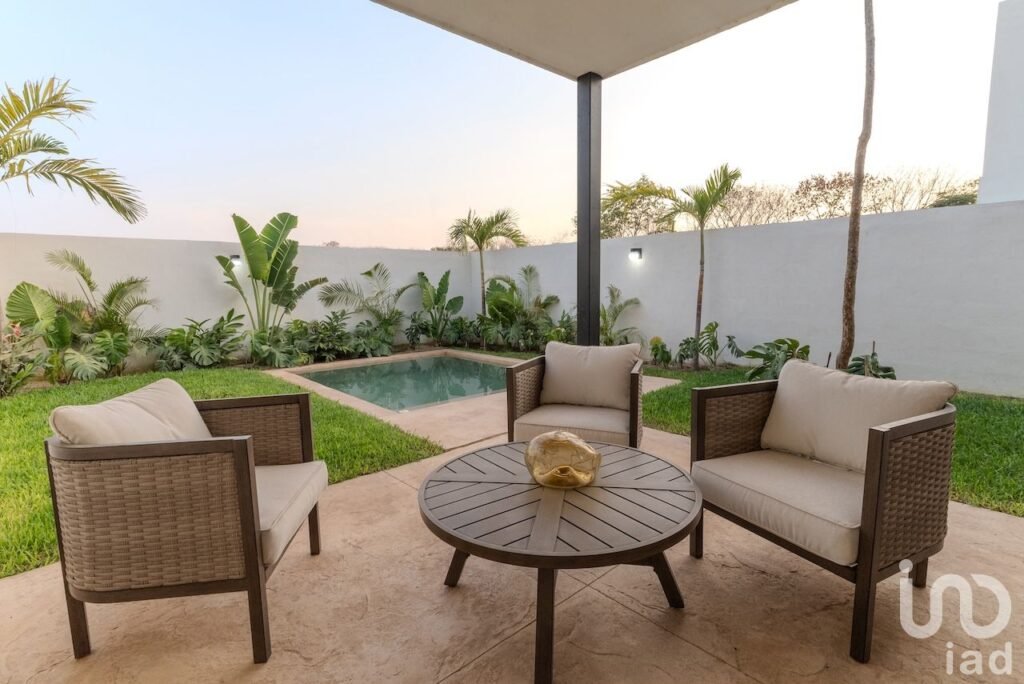 CASA EN VENTA DE UN PISO EN CONKAL MERIDA YUCATAN