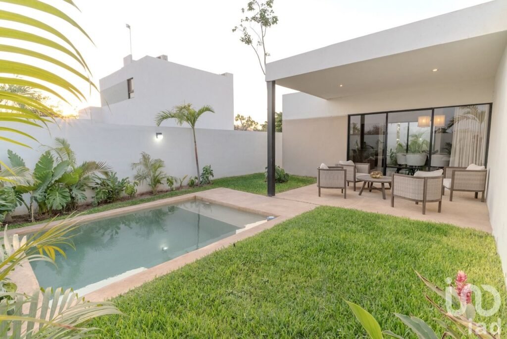 CASA EN VENTA DE UN PISO EN CONKAL MERIDA YUCATAN