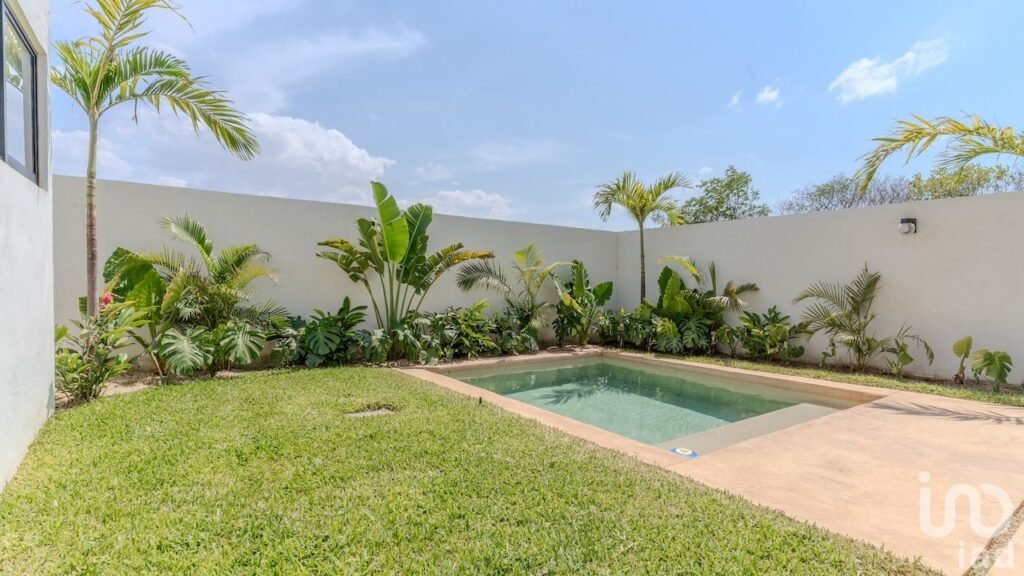 CASA EN VENTA DE UN PISO EN CONKAL MERIDA YUCATAN