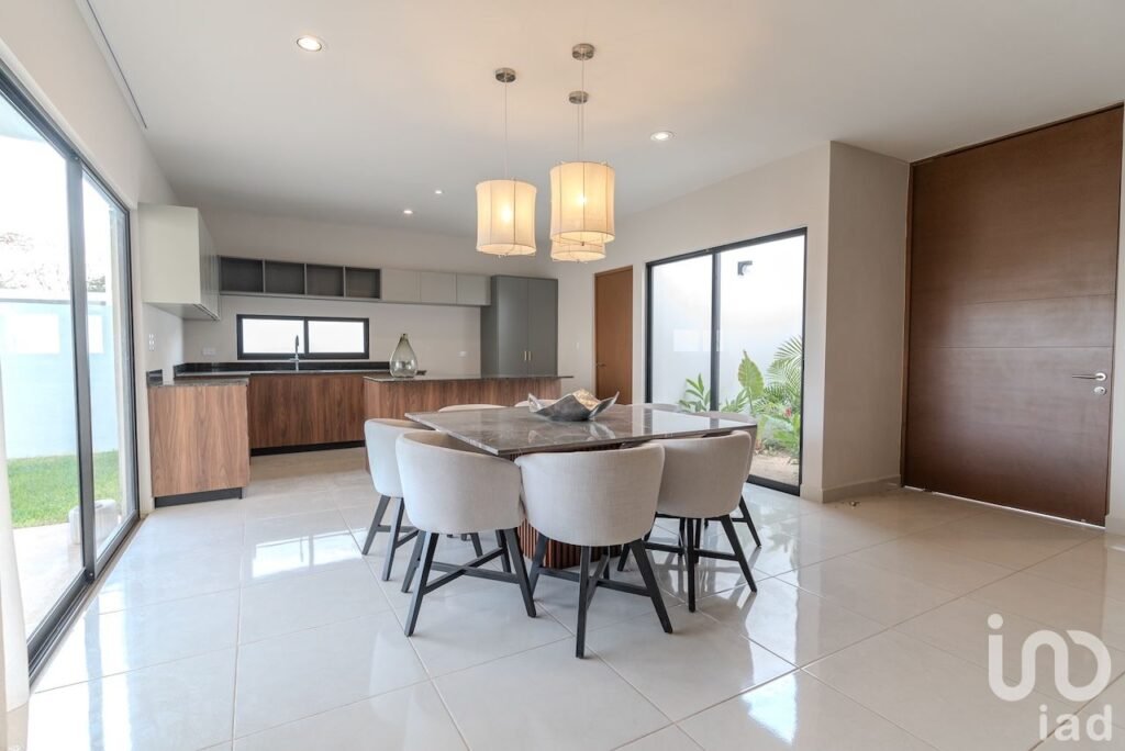 CASA EN VENTA DE UN PISO EN CONKAL MERIDA YUCATAN