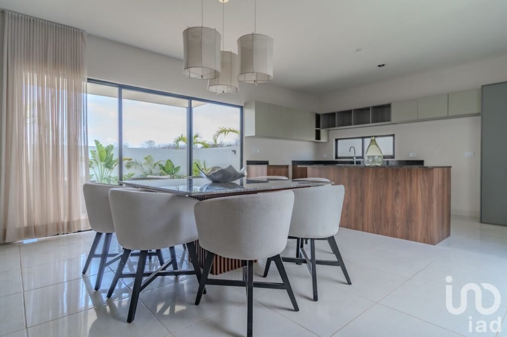 CASA EN VENTA DE UN PISO EN CONKAL MERIDA YUCATAN