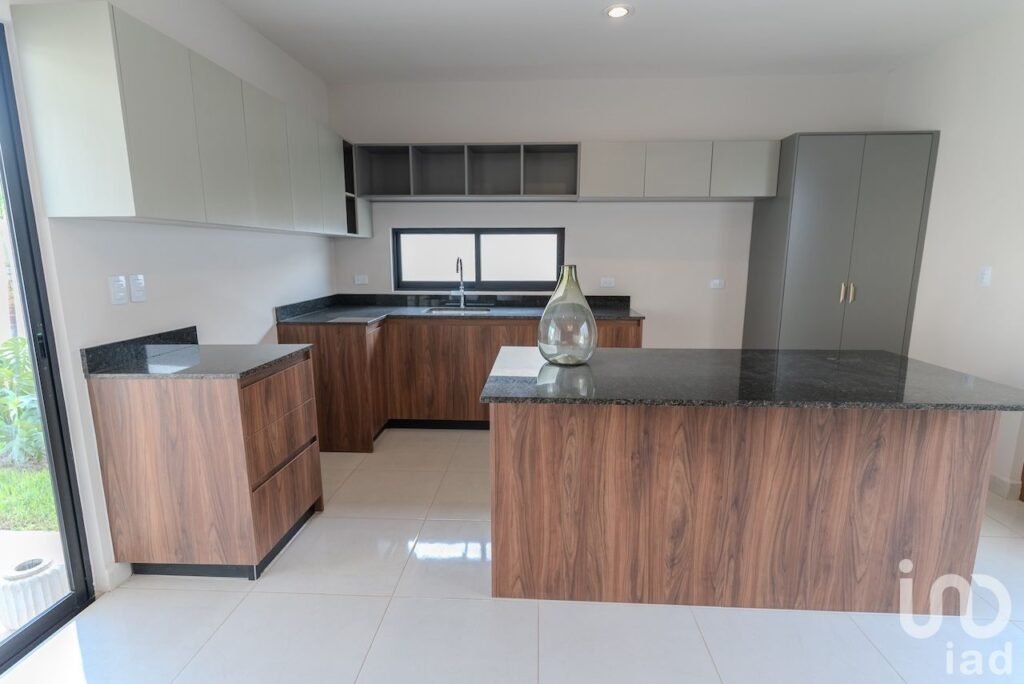 CASA EN VENTA DE UN PISO EN CONKAL MERIDA YUCATAN