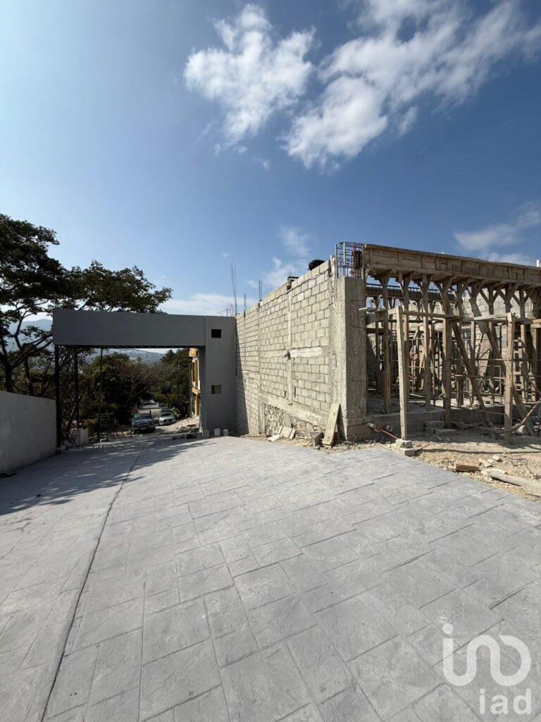 CASA EN PRE-VENTA EN RESIDENCIAL PRIVADA EN LOS LAGUITOS