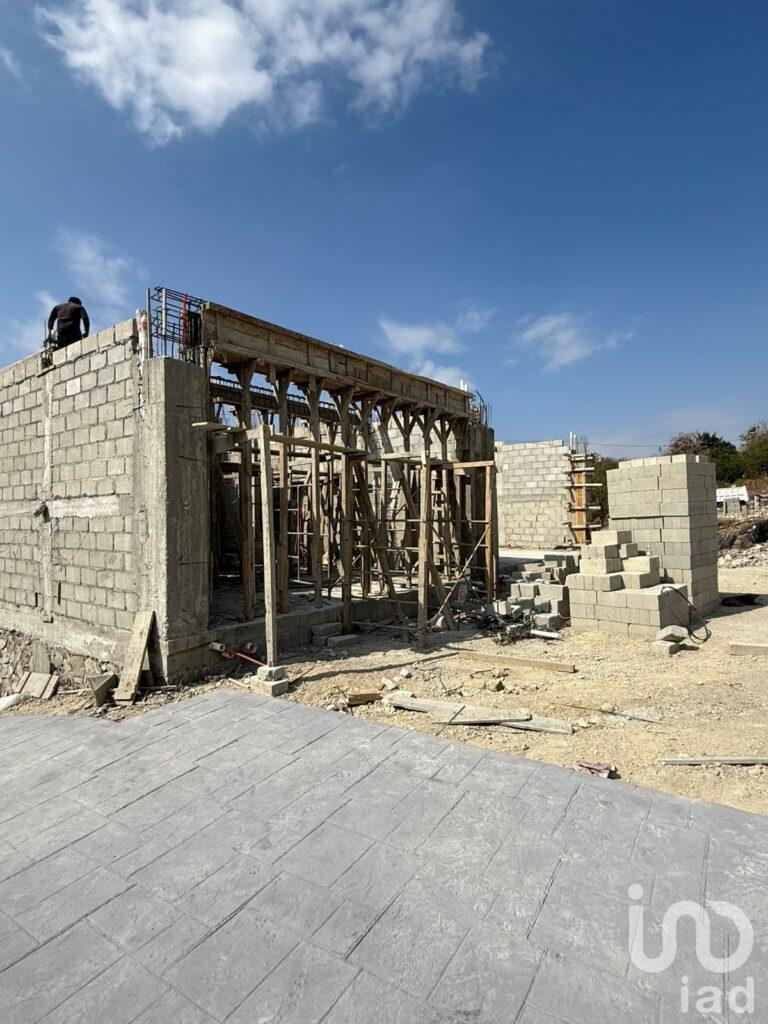 CASA EN PRE-VENTA EN RESIDENCIAL PRIVADA EN LOS LAGUITOS