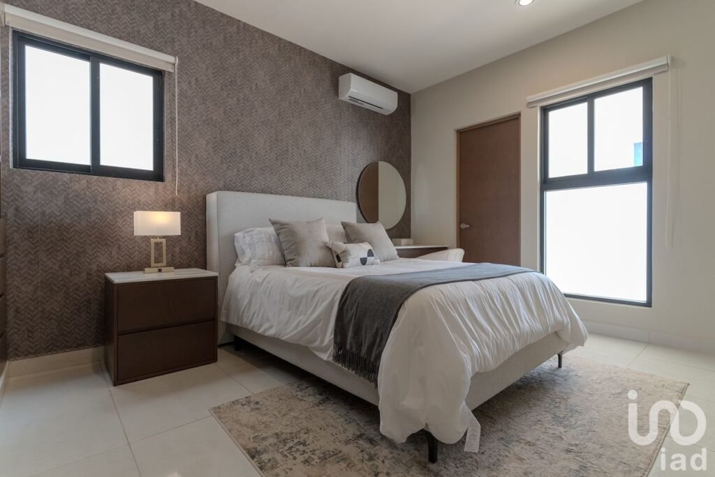 CASA EN VENTA DENTRO RESIDENCIAL CONKAL MERIDA YUCATAN