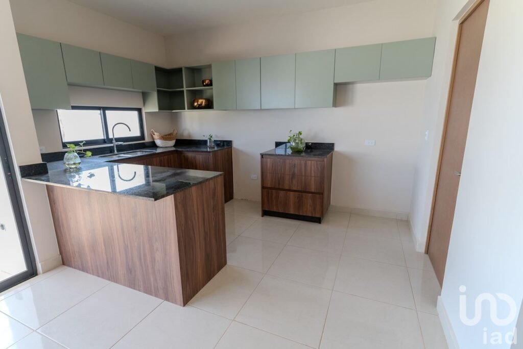 CASA EN VENTA DENTRO RESIDENCIAL CONKAL MERIDA YUCATAN