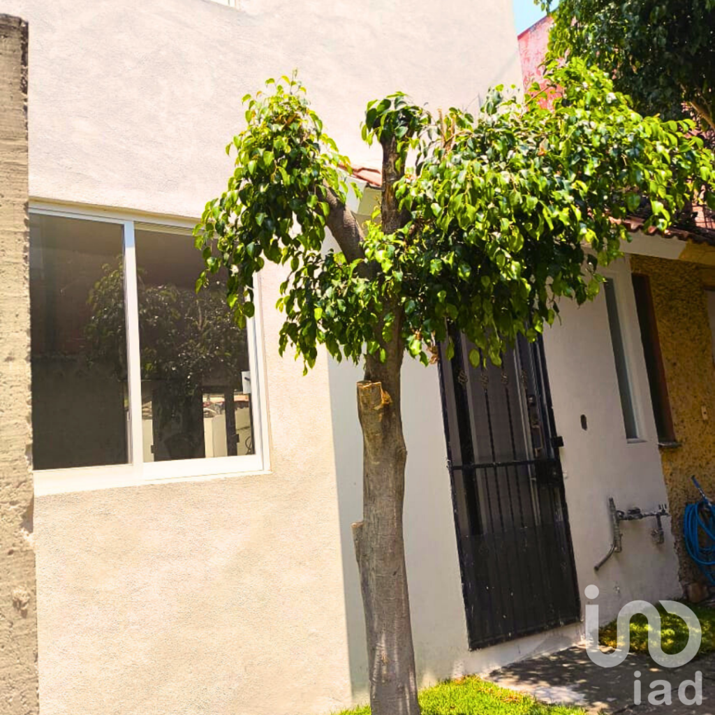 CASA EN 11 SUR Y PERIFERICO CON TRES RECAMARAS EN FRACCIONAMIENTO CERRADO EN VENTA