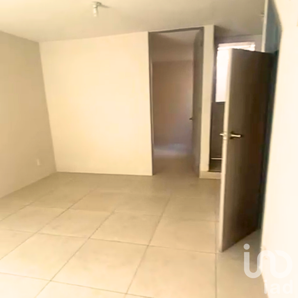 CASA EN 11 SUR Y PERIFERICO CON TRES RECAMARAS EN FRACCIONAMIENTO CERRADO EN VENTA