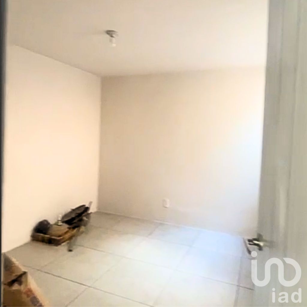 CASA EN 11 SUR Y PERIFERICO CON TRES RECAMARAS EN FRACCIONAMIENTO CERRADO EN VENTA