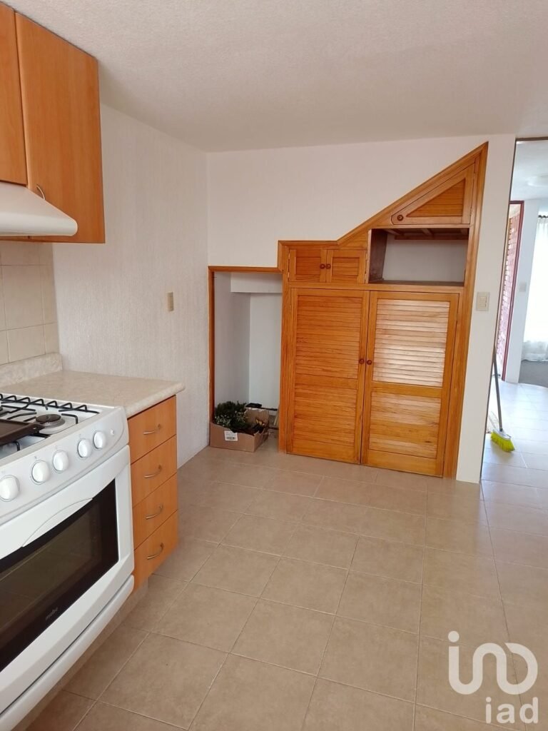 CASA EN VENTA EN TOLUCA, TLALMIMILOLPAN