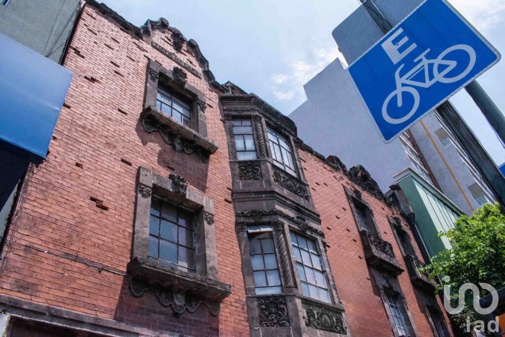 HOTEL EN VENTA, CON OPCION A RENTA, EN AV INSURGENTES CDMX.