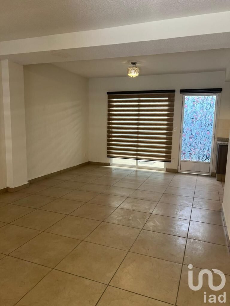 CASA EN VENTA EN LAS AMERICAS ECATEPEC, EN EL FRACCIONAMIENTO LAS AMERICAS III (MONTICULO)