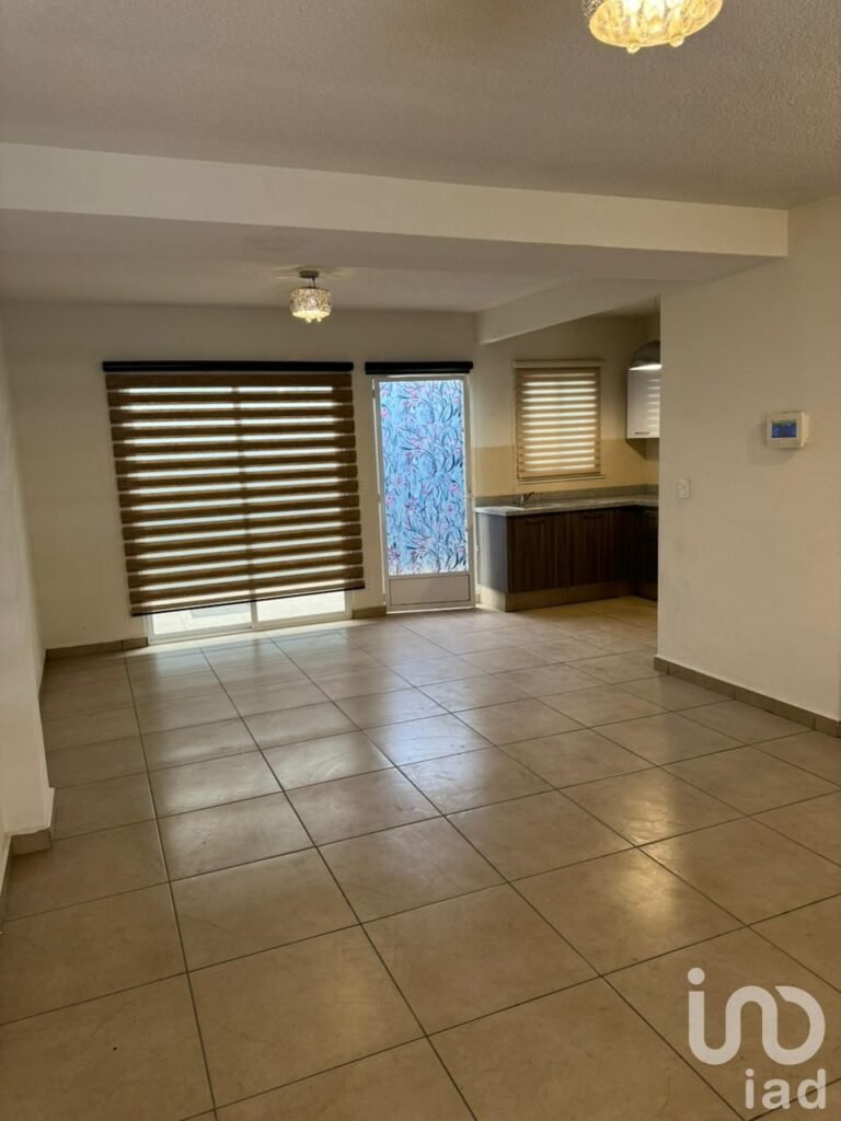 CASA EN VENTA EN LAS AMERICAS ECATEPEC, EN EL FRACCIONAMIENTO LAS AMERICAS III (MONTICULO)