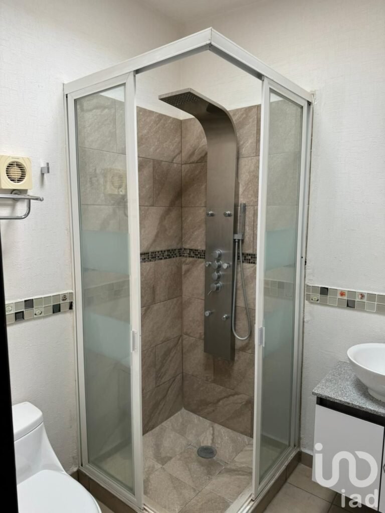 CASA EN VENTA EN LAS AMERICAS ECATEPEC, EN EL FRACCIONAMIENTO LAS AMERICAS III (MONTICULO)