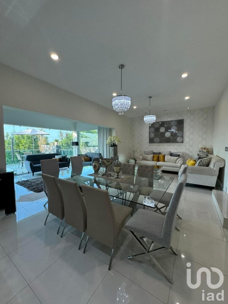 VENTA DE CASA EN COLINAS DE SAN MIGUEL  3 NIVELES , CULIACAN, SIN.