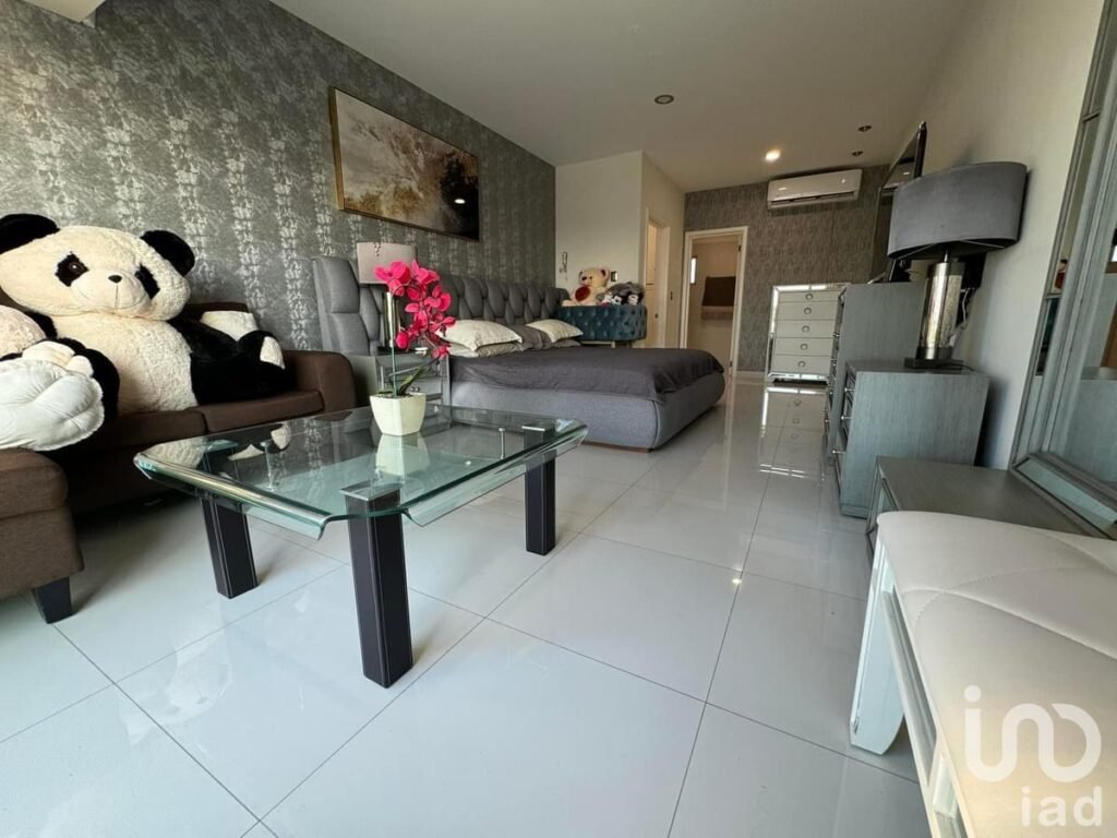 VENTA DE CASA EN COLINAS DE SAN MIGUEL  3 NIVELES , CULIACAN, SIN.