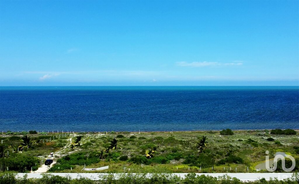 LOTE FRENTE AL MAR EN SANTA CLARA, YUCATAN