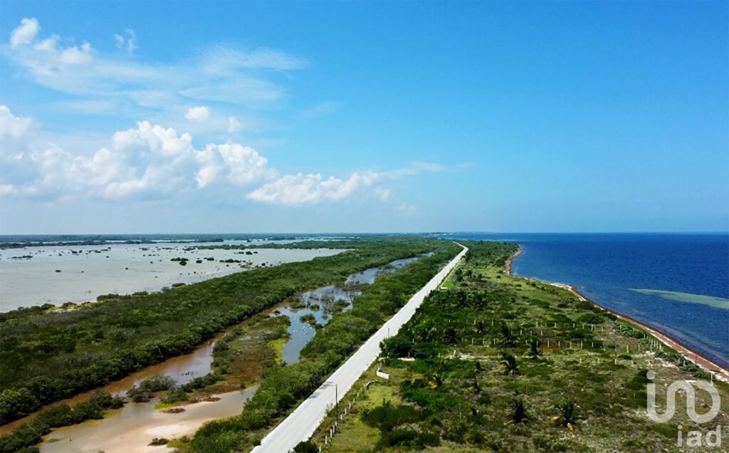 LOTE FRENTE AL MAR EN SANTA CLARA, YUCATAN