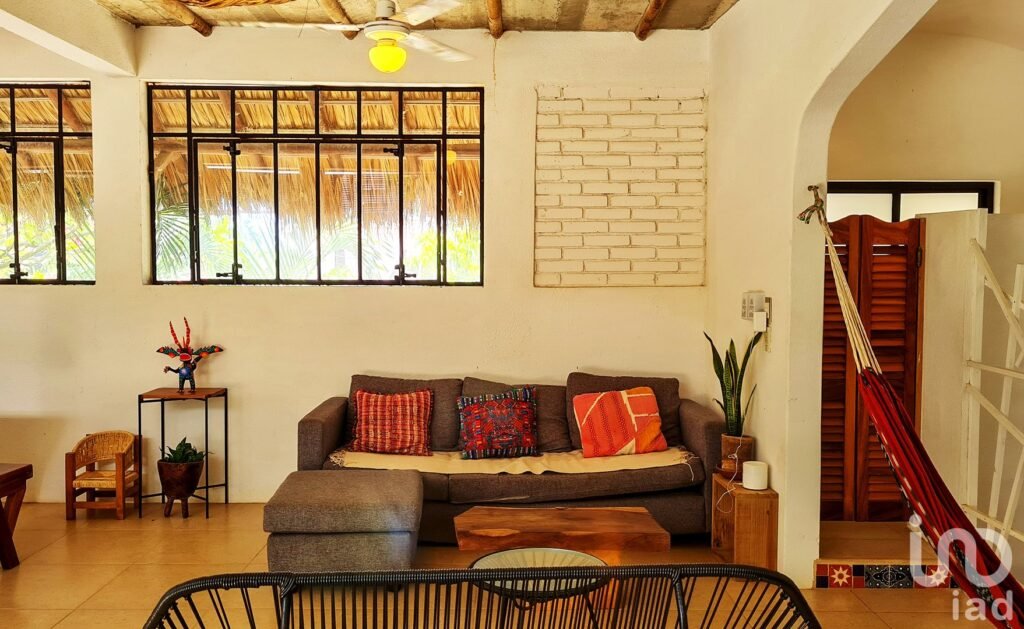 CASA CON VISTA AL MAR A 3 MINUTOS DE PLAYA ZICATELA, PUERTO ESCONDIDO