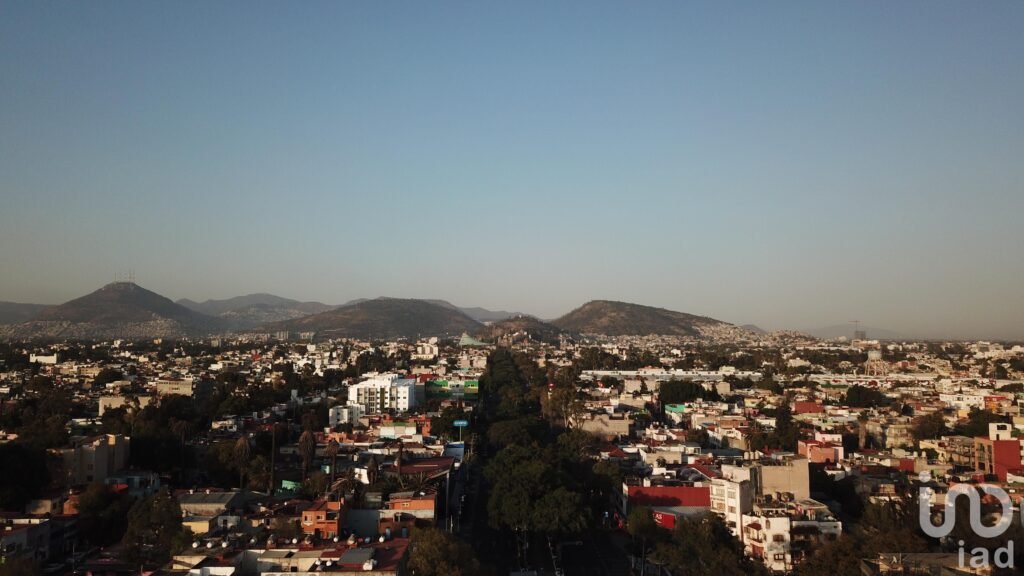 EDIFICIO EN VENTA , INGRESOS GARANTIZADOS CON LOCALES YA RENTADOS . EN CDMX.