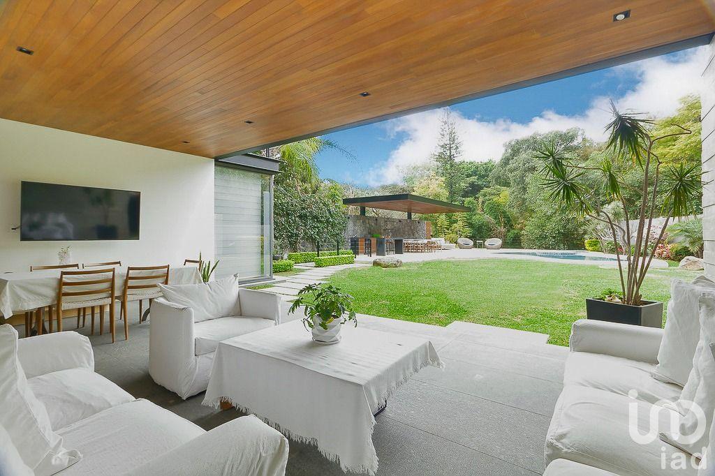 Exclusiva casa dentro de fraccionamiento en zona norte de Cuernavaca