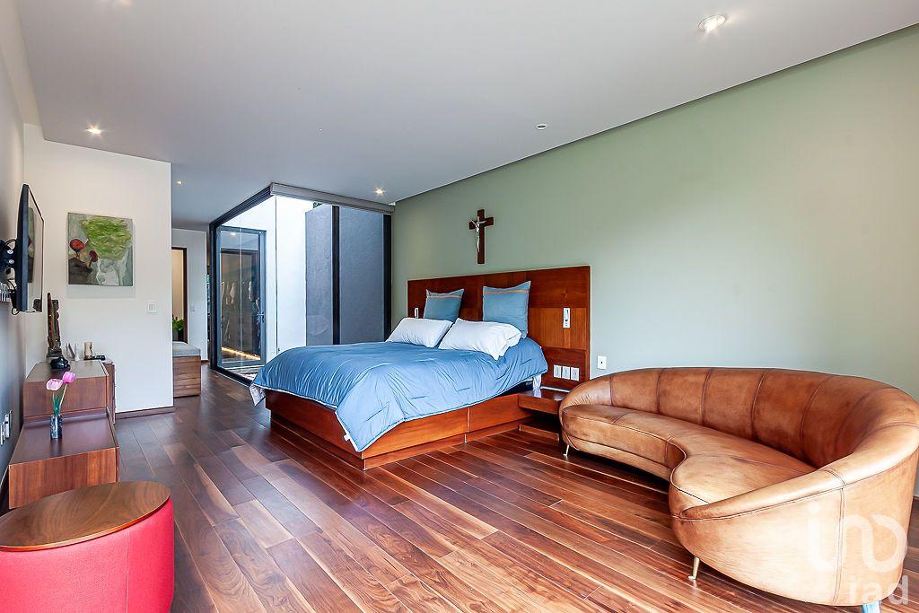 Exclusiva casa dentro de fraccionamiento en zona norte de Cuernavaca