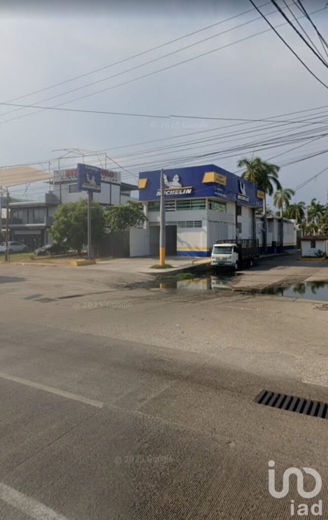 LOCAL COMERCIAL CON BODEGA EN VENTA , EN BOULEVARD DE LAS NACIONES ACAPULCO DE JUAREZ GUERRERO