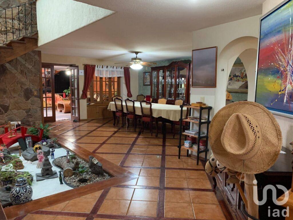 VENDO CASA EN FRACCIONAMIENTO CLAUSTROS DEL PARQUE, QUERETARO