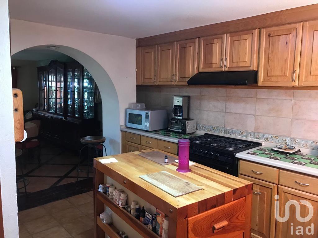 VENDO CASA EN FRACCIONAMIENTO CLAUSTROS DEL PARQUE, QUERETARO