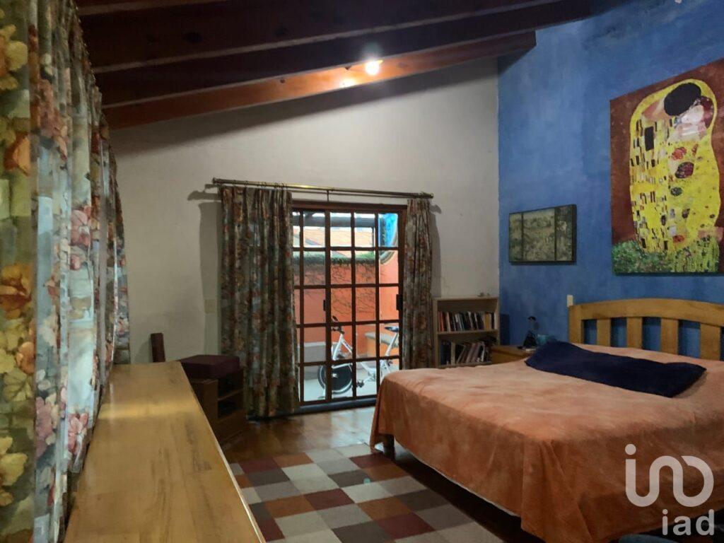 VENDO CASA EN FRACCIONAMIENTO CLAUSTROS DEL PARQUE, QUERETARO