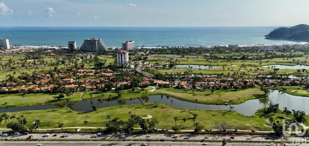 TERRENO COMERCIAL EN VENTA SOBRE BOULEVARD DE LAS NACIONES ACAPULCO DE JUAREZ