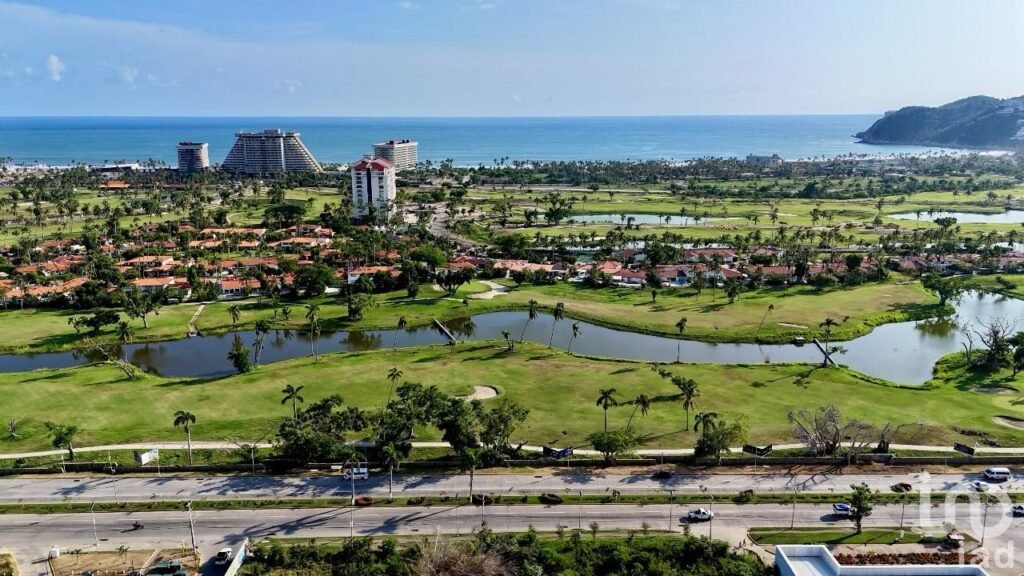 TERRENO COMERCIAL EN VENTA SOBRE BOULEVARD DE LAS NACIONES ACAPULCO DE JUAREZ